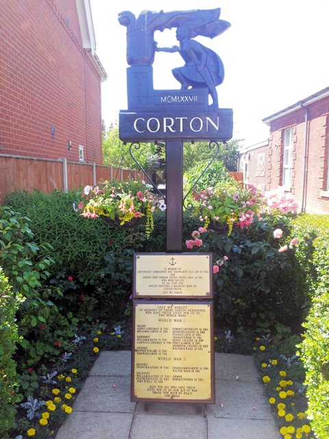 Corton, Suffolk - War Memorial